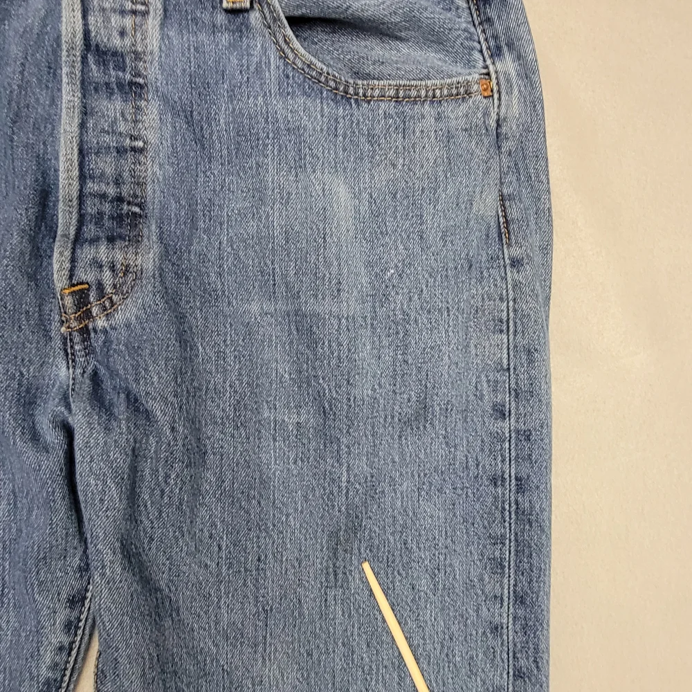 Levi's 501 Jeans men's 34x34 Original Straight Fit Button Fly Light Blue Denim - Picture 10 of 16